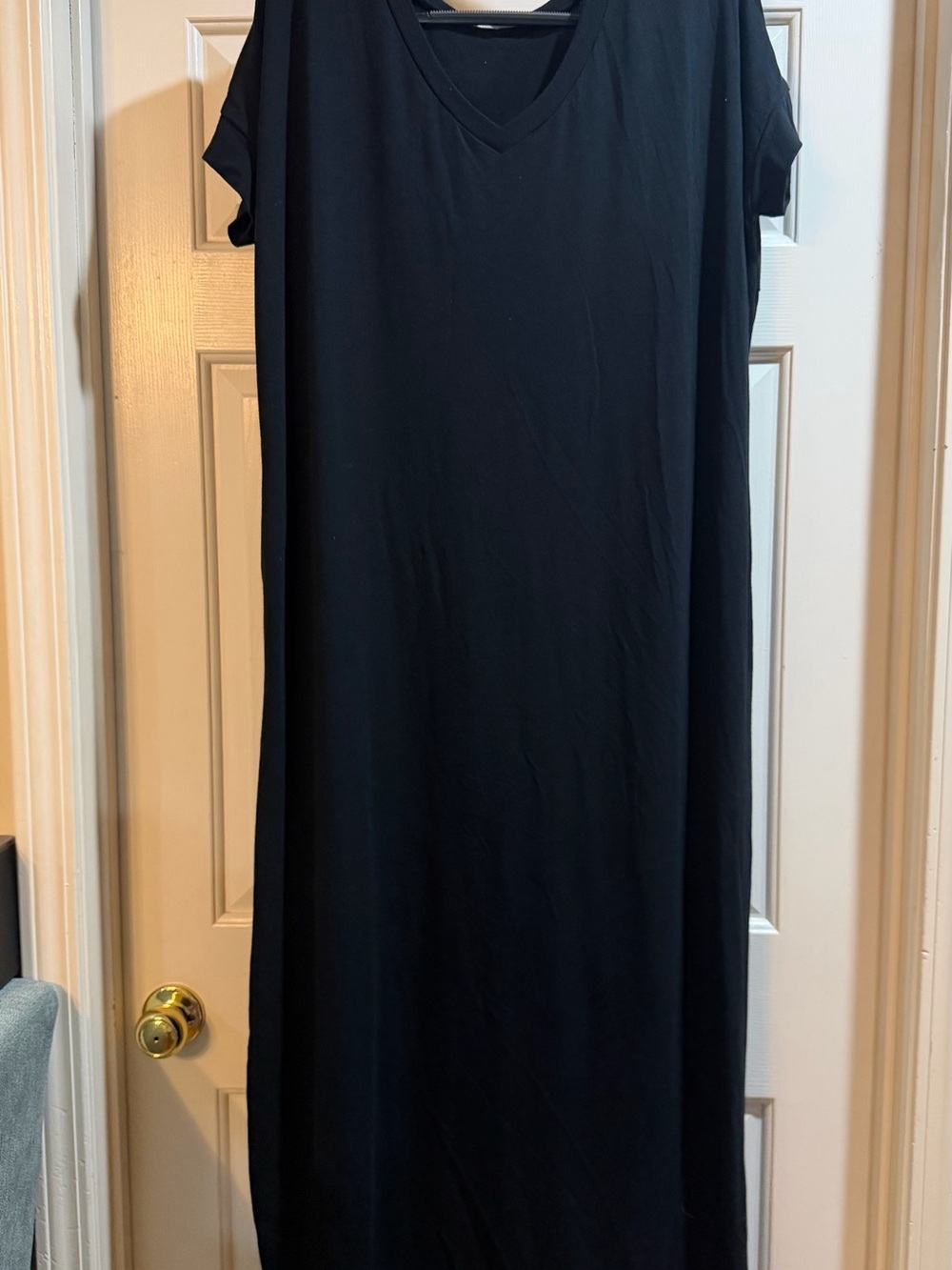 Zenana Size XL Classic Black V-Neck Women's Dress with pockets P2P26”